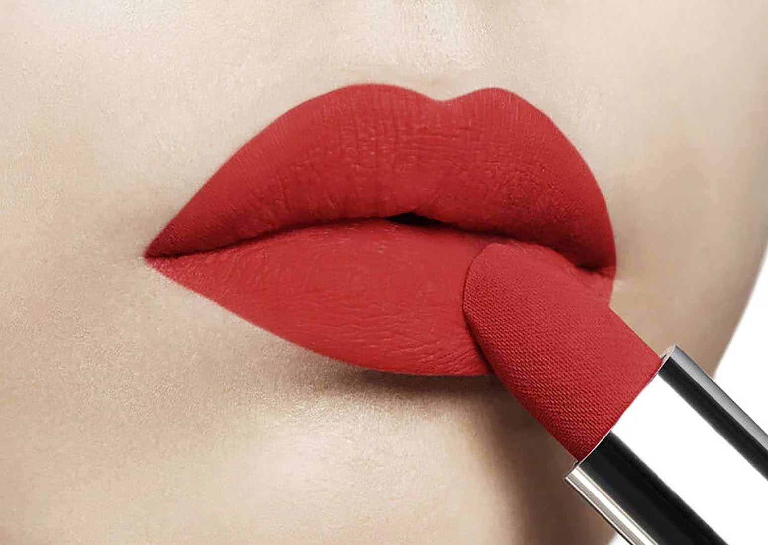 Le Secret des Lèvres Rouges Parfaites : Mon Rituel, Mes Produits, Mes Astuces